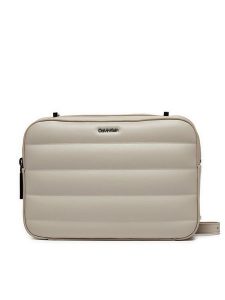 Calvin Klein Torebka Line Quilt Camera Bag K60K612114 Szary. Szare listonoszki Calvin Klein, bez wzorów, ze skóry, bez dodatków. Za 559,99 zł.