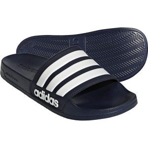 Klapki basenowe Adilette Shower Slides. Białe klapki ADIDAS, bez wzorów, z gumy, bez obcasa. Za 119,00 zł.