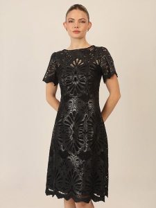 APART Sukienka w kolorze czarnym rozmiar: 38. Czarne sukienki Apart, bez wzorów, bez kołnierzyka, bez ramiączek, midi. Za 521,99 zł.