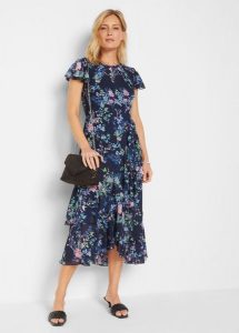 Sukienka szyfonowa z rękawkami motylkami. Niebieskie sukienki bonprix, na lato, bez wzorów, z szyfonu, bez kołnierzyka, bez ramiączek. Za 229,99 zł.