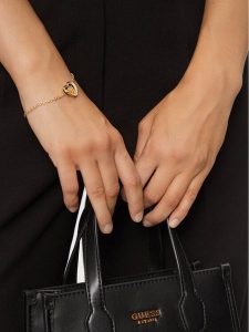 Guess Bransoletka JUBB0460 7JW Złoty. Żółte bransoletki Guess, metalowe. Za 139,99 zł.