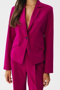 Śliwkowa Elegancka Krótka Marynarka. Czarne marynarki i żakiety MOE, l, bez wzorów, z elastanu, eleganckie. Za 369,90 zł.