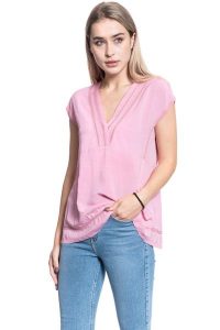 BLUZKA DAMSKA MUSTANG Elisa lace inset 1009956 8109. Bluzki Mustang, s, bez wzorów, bez kołnierzyka, bez ramiączek. W wyprzedaży za 39,99 zł.