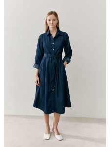 More & More Sukienka dżinsowa w kolorze granatowym rozmiar: 42. Niebieskie sukienki More & More, bez wzorów, z bawełny, bez kołnierzyka, bez ramiączek, midi. Za 293,59 zł.