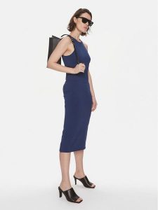 Weekend Max Mara Sukienka codzienna Astoria 2415321022 Granatowy Slim Fit. Niebieskie kombinezony Weekend Max Mara, na co dzień, m, bez wzorów, z wiskozy, bez kołnierzyka, bez ramiączek, proste. Za 689,99 zł.