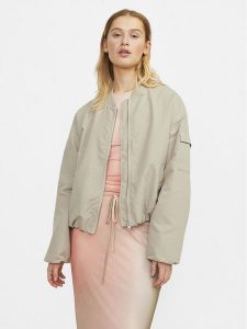 JJXX Kurtka bomber Leila 12253330 Szary Regular Fit. Szare kurtki JJXX, l, bez wzorów, z syntetyku, bez kaptura. Za 149,99 zł.