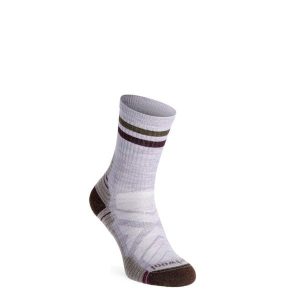 Skarpety turystyczne damskie Smartwool Performance Hike Light Cushion. Fioletowe skarpetki Smartwool, bez wzorów. Za 88,99 zł.
