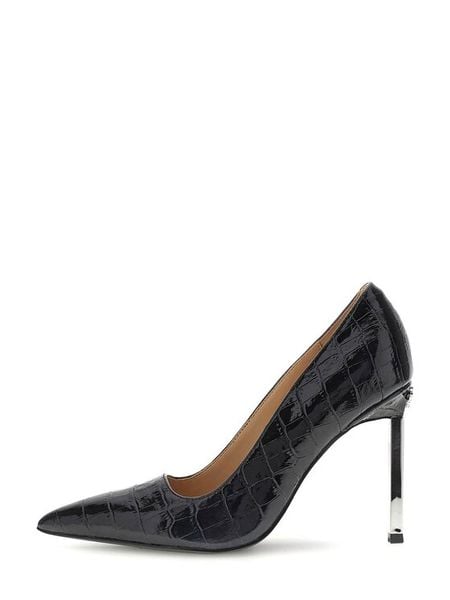 Guess Szpilki FLFCEN SUE08 Czarny. Czarne szpilki Guess, z aplikacjami, z lakierowanej skóry, bez obcasa. Za 674,99 zł.