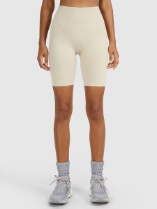 4F Szorty sportowe w kolorze beżowym rozmiar: M/L. Brązowe spodenki sportowe 4f, l, bez wzorów, z materiału, outdoorowe. Za 51,95 zł.