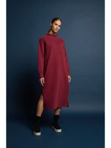 ELBSAND Sukienka dresowa "Roomi" w kolorze czerwonym rozmiar: XL. Czerwone sukienki ELBSAND, xl, bez wzorów, z bawełny, bez kołnierzyka, bez ramiączek, maxi. Za 173,99 zł.