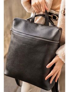 Maison héritage PARIS Skórzany plecak "Livia" w kolorze czarnym - 32 x 35 x 12 cm rozmiar: onesize. Czarne plecaki Maison héritage PARIS. Za 295,16 zł.