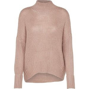 Sweter w kolorze jasnoróżowym. Czerwone swetry klasyczne marki Review, z dzianiny. W wyprzedaży za 65,95 zł.