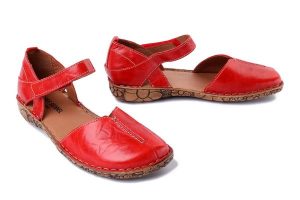 JOSEF SEIBEL 79542 6113 450 Rosalie 42 hibiscus, sandały damskie. Czerwone sandały Josef Seibel, bez wzorów, ze skóry, bez obcasa, bez zapięcia. Za 287,92 zł.