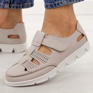 Szare przewiewne skórzane półbuty damskie Sergio Leone sp004. Szare półbuty Sergio Leone, na lato, bez wzorów, z jeansu, z okrągłym noskiem, bez obcasa, na płaskiej podeszwie, bez zapięcia. Za 199,00 zł.