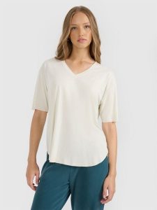 4F T-shirt oversize z modalem damski - beżowy M. Brązowe t-shirty 4f, m, bez wzorów, bez kołnierzyka, bez ramiączek. Za 99,99 zł.