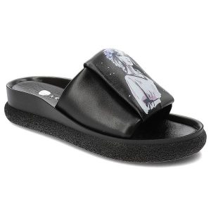 Czarne Klapki Armodo Stylowe Wsuwane Obuwie Damskie. Czarne klapki Armodo, bez wzorów, z materiału, bez obcasa. Za 239,00 zł.
