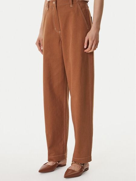 Guess Jeansy W6GB10 W1805 Brązowy Relaxed Fit. Brązowe jeansy Guess, z aplikacjami, z bawełny. Za 569,99 zł.