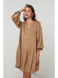 Lin Passion Lniana sukienka w kolorze jasnobrązowym rozmiar: 40/42. Brązowe sukienki Lin Passion, bez wzorów, ze lnu, klasyczne, bez kołnierzyka, bez ramiączek, mini. Za 173,99 zł.