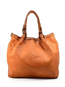 Amara Skórzany shopper bag "Quattro" w kolorze jasnobrązowym - 42 x 33 x 17 cm rozmiar: onesize. Brązowe shopper bag Amara, bez wzorów, z materiału, bez dodatków. Za 484,45 zł.