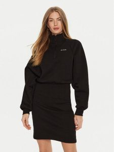 Guess Sukienka dzianinowa V4BK06 KCHX0 Czarny Regular Fit. Czarne kombinezony Guess, xxs, z aplikacjami, z dzianiny, bez kołnierzyka, bez ramiączek. Za 269,99 zł.