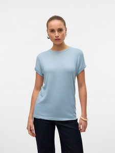 Vero Moda Koszulka w kolorze błękitnym rozmiar: L. Niebieskie bluzki Vero Moda, l, bez wzorów, bez kołnierzyka, bez ramiączek. Za 52,79 zł.