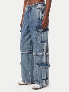 Adidas Jeansy KQ6479 Niebieski Oversize. Niebieskie jeansy ADIDAS, bez wzorów, z bawełny. Za 599,99 zł.