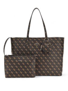 Guess Shopper bag w kolorze brązowym - 49 x 31 x 14 cm rozmiar: onesize. Brązowe shopper bag Guess, z aplikacjami, z materiału, na ramię, bez dodatków. Za 527,10 zł.