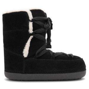 Śniegowce DeeZee. Czarne buty zimowe DeeZee, bez obcasa, bez zapięcia. Za 89,99 zł.