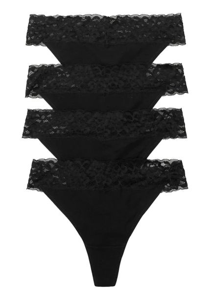 Stringi z bawełną i koronką (4 pary). Czarne stringi bonprix, bez wzorów, z bawełny. Za 51,96 zł.