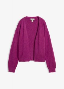 Gruby kardigan oversize o skróconym kroju. Fioletowe kardigany bonprix, bez wzorów, bez ramiączek. Za 114,99 zł.