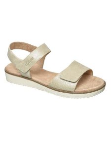 S.Oliver Sandały w kolorze złotym rozmiar: 37. Żółte sandały s.Oliver, bez wzorów, z otwartym noskiem, bez obcasa, bez zapięcia. Za 144,92 zł.