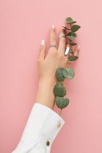 Eleganckie pierścionki - zestaw 4 sztuk. Pierścionki MOODO. W wyprzedaży za 5,99 zł.