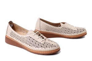 COMFORTABEL 840148-08 beige, półbuty damskie. Brązowe półbuty Comfortabel, na lato, w ażurowe wzory, ze skóry, bez obcasa, bez zapięcia. Za 229,42 zł.