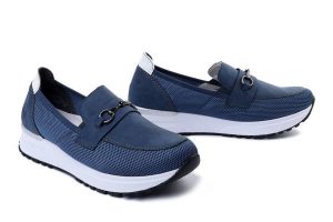 RIEKER N7455-14 blue, półbuty damskie. Niebieskie półbuty Rieker, bez wzorów, bez obcasa, bez zapięcia. Za 251,93 zł.