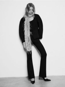 Szalik ze sztucznego futerka - brązowy. Brązowe szaliki Reserved, bez wzorów. Za 99,99 zł.