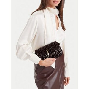 Torebka Eva Minge. Czerwone torebki klasyczne Eva Minge, bez wzorów, bez dodatków. Za 229,99 zł.