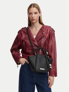 KARL LAGERFELD Torebka B3W30117 Czarny. Czarne torebki klasyczne KARL LAGERFELD, bez wzorów, ze skóry, bez dodatków. Za 632,99 zł.