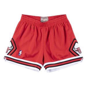 Szorty damskie Chicago Bulls jump shot. Czerwone szorty MITCHELL & NESS, bez wzorów, sportowe. Za 377,50 zł.