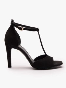 Czarne sandały na wysokim obcasie. Czarne sandały Ryłko, bez wzorów, z gumy, z okrągłym noskiem, bez obcasa, na obcasie, bez zapięcia. Za 449,99 zł.