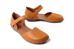 JOSEF SEIBEL 79542 727 850 Rosalie 42 safran, sandały damskie. Żółte sandały Josef Seibel, bez wzorów, z materiału, bez obcasa, bez zapięcia. Za 299,90 zł.