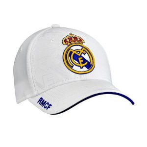 Czapka z daszkiem Real Madryt - oficjalna licencjonowana. Białe czapki REAL MADRID, bez wzorów, sportowe. W wyprzedaży za 108,79 zł.