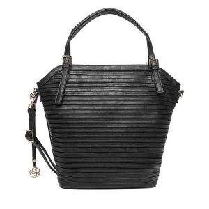 Torebka Lasocki. Czarne torebki klasyczne Lasocki, bez wzorów, bez dodatków. Za 219,99 zł.