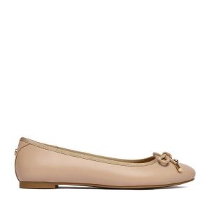 Baleriny Beverly Hills Polo Club. Brązowe balerinki Beverly Hills Polo Club, bez wzorów, bez obcasa, bez zapięcia. Za 299,99 zł.