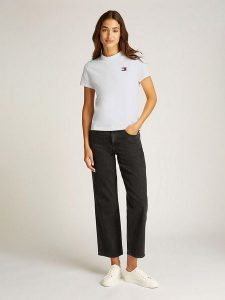 TOMMY JEANS Koszulka w kolorze białym rozmiar: XS. Białe bluzki Tommy Jeans, xs, bez wzorów, z bawełny, bez kołnierzyka, bez ramiączek. Za 96,60 zł.
