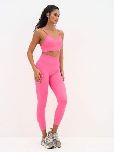 Onamaste Legginsy sportowe w kolorze różowym rozmiar: L/XL. Różowe legginsy Onamaste, bez wzorów, z materiału, z podwyższonym stanem. Za 136,13 zł.