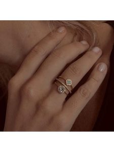 Les Petites Précieuses Pozłacany pierścionek z cyrkoniami i ametystem rozmiar: 52. Zielone pierścionki Les Petites Précieuses, z ametystem, pozłacane. Za 175,26 zł.