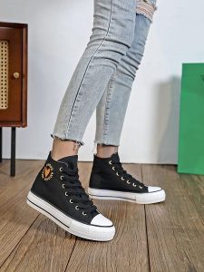 COVANA Sneakersy w kolorze czarnym rozmiar: 38. Czarne trampki COVANA, bez wzorów, za kostkę, bez zapięcia. Za 98,19 zł.