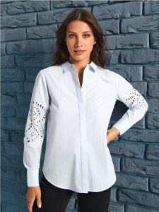 Koszula - błękitny. Niebieskie koszule Sinsay, l, w ażurowe wzory, ze splotem, bez kołnierzyka, bez ramiączek. Za 49,99 zł.