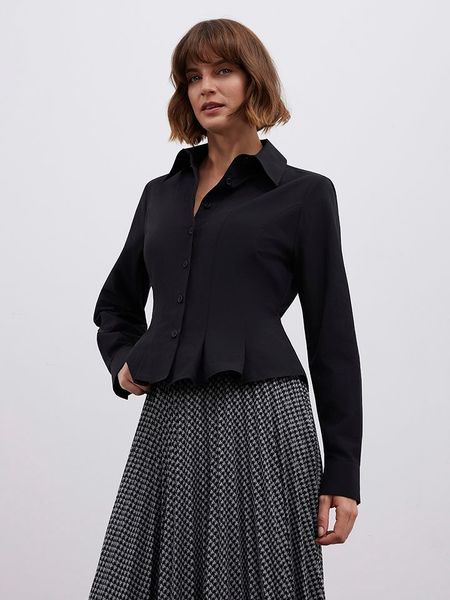 BGN Koszula w kolorze czarnym rozmiar: 38. Czarne koszule BGN, bez wzorów, bez kołnierzyka, bez ramiączek. Za 95,69 zł.