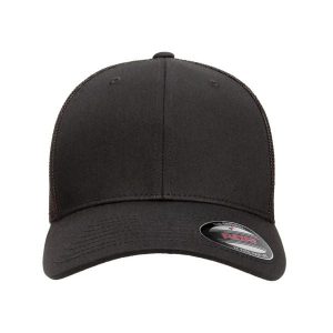 Siatkowa Czapka Z Daszkiem. Czarne czapki FLEXFIT, bez wzorów, z bawełny. Za 65,99 zł.